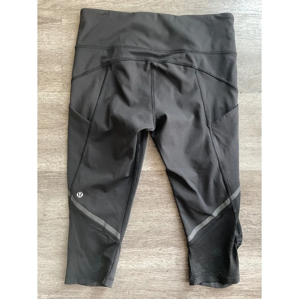 Lululemon Hop to‎ It Capri Crop Leggings Black Size 6